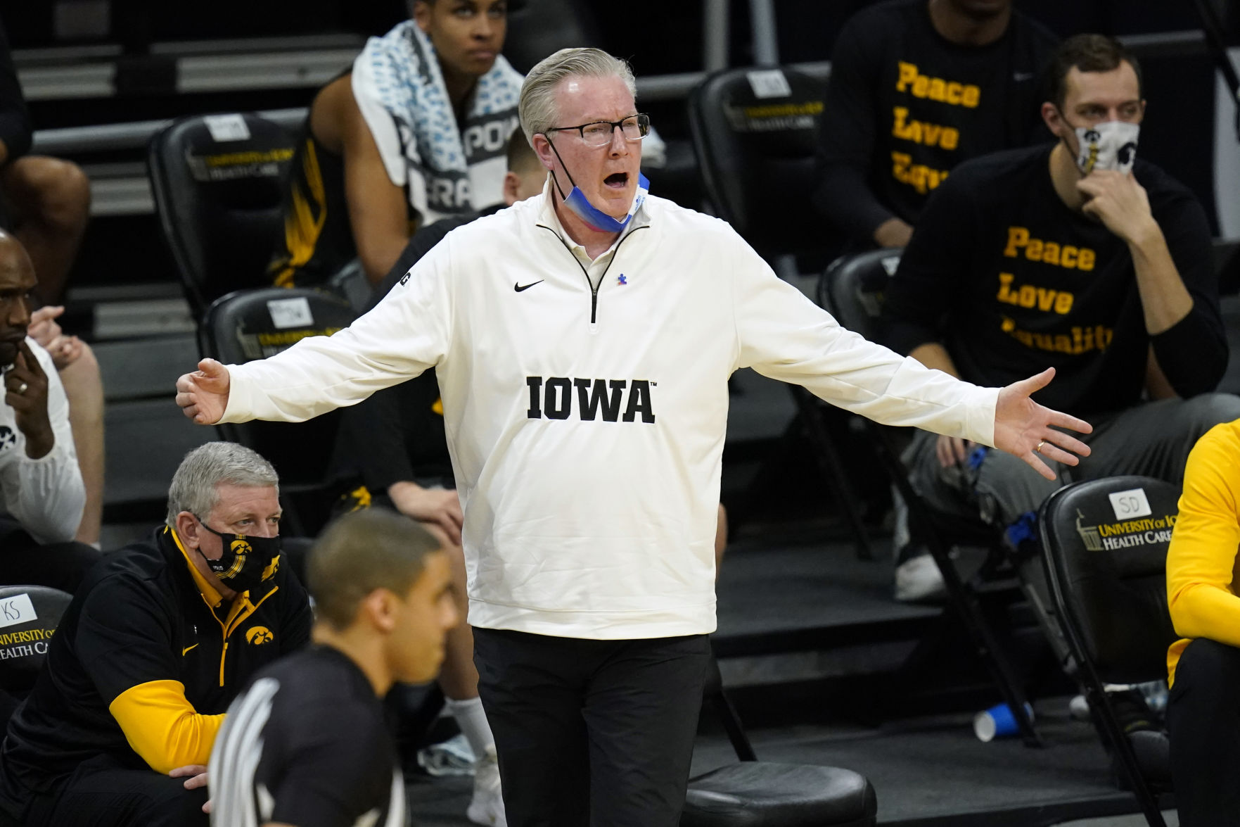 Iowa 77, UW 73
